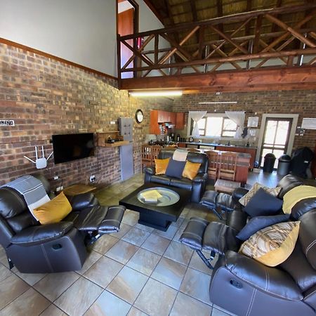 Nghala Self-Catering Holiday Home Марлот-Парк Экстерьер фото