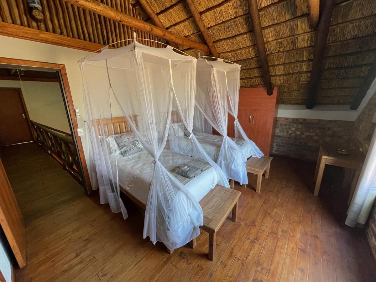 Nghala Self-Catering Holiday Home Марлот-Парк Экстерьер фото