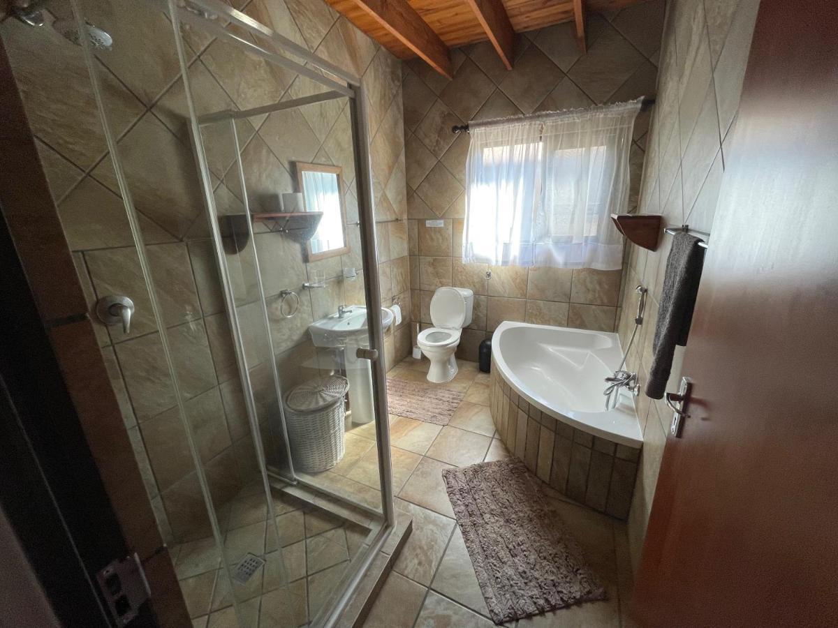 Nghala Self-Catering Holiday Home Марлот-Парк Экстерьер фото