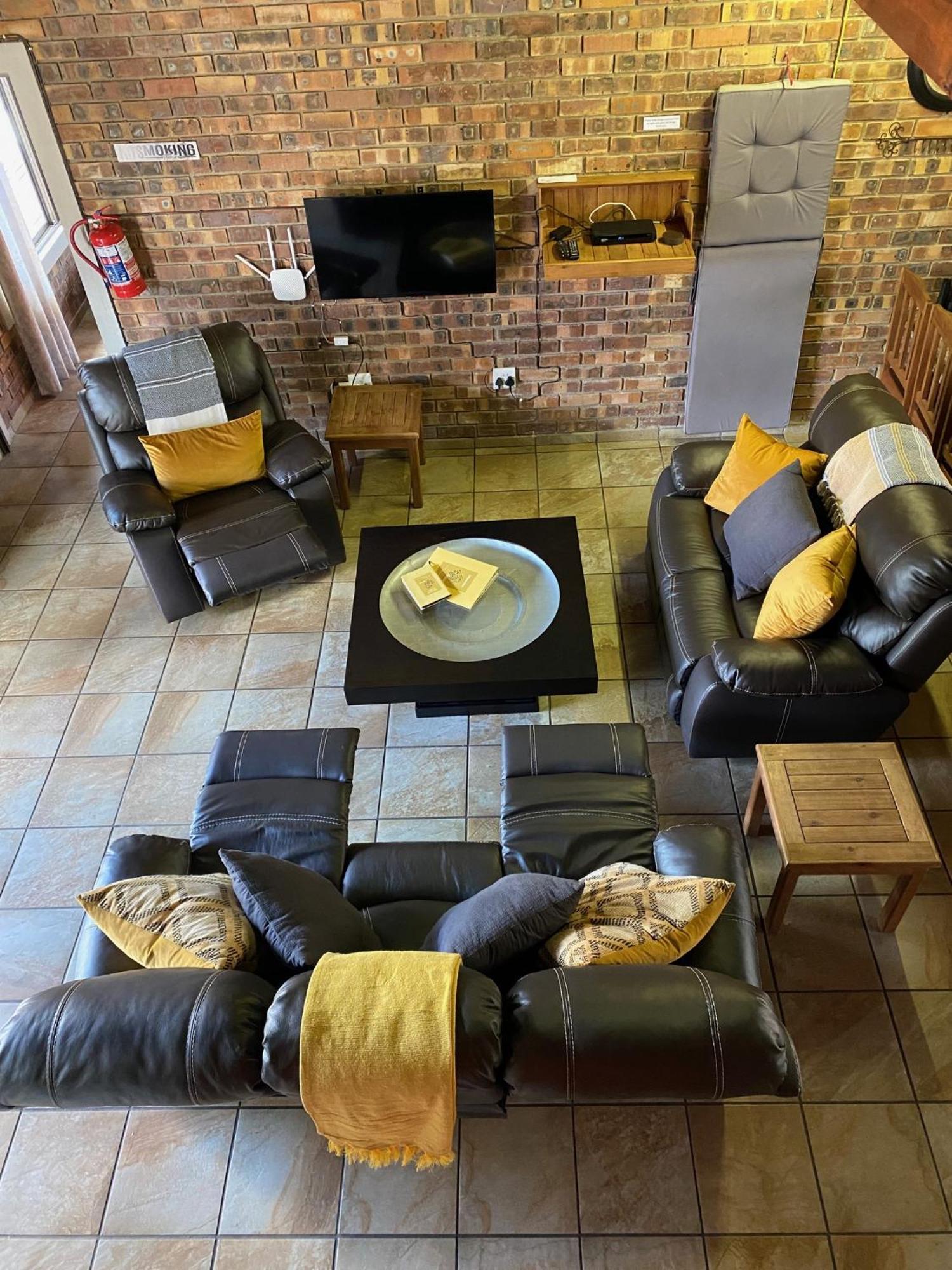 Nghala Self-Catering Holiday Home Марлот-Парк Экстерьер фото